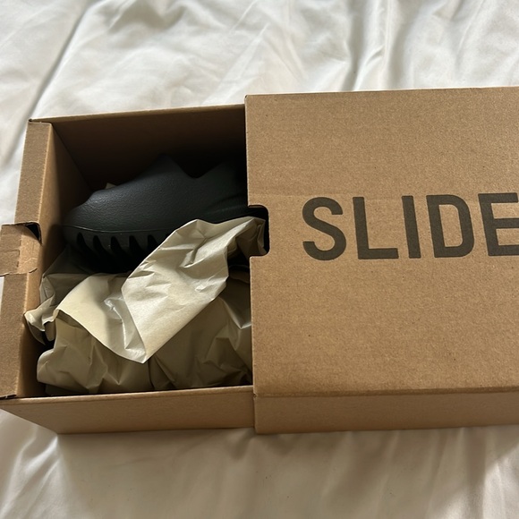 Yeezy slide for baby - Picture 4 of 6